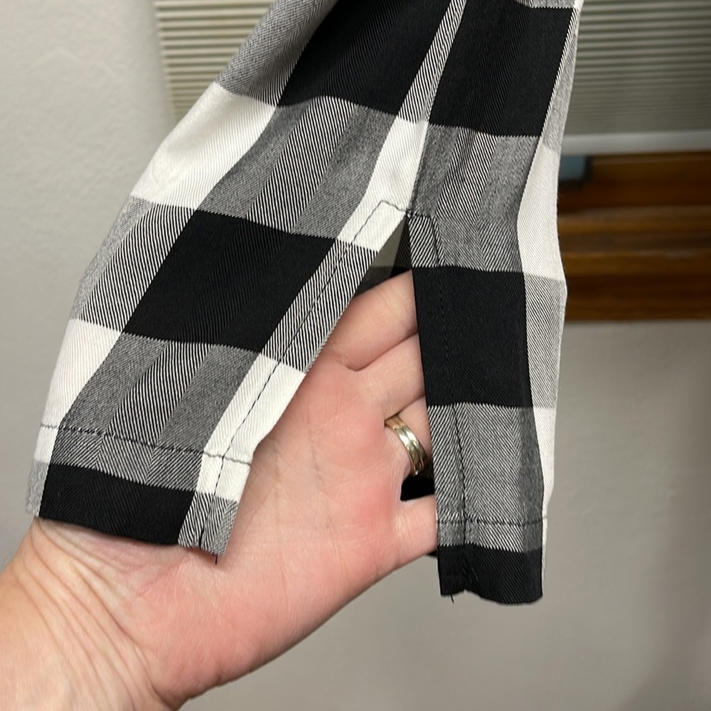 Cloth & Stone NWT Black and White Buffalo Check Off The Shoulder Top - Picture 7 of 12